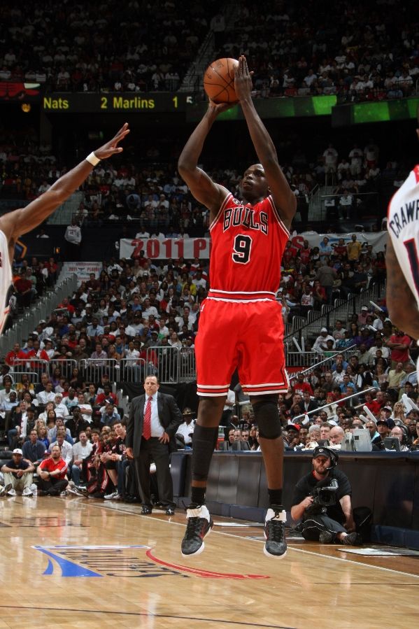 Luol Deng wearing the Nike Air Max Fly By