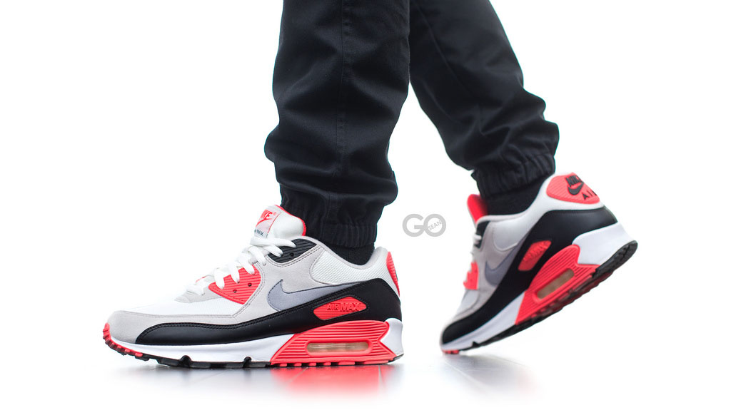 sgo8 wearing the 'Infrared' Nike Air Max 90