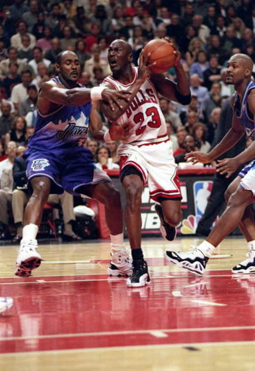Michael Jordan wearing Air Jordan XII 12 Playoffs (8)