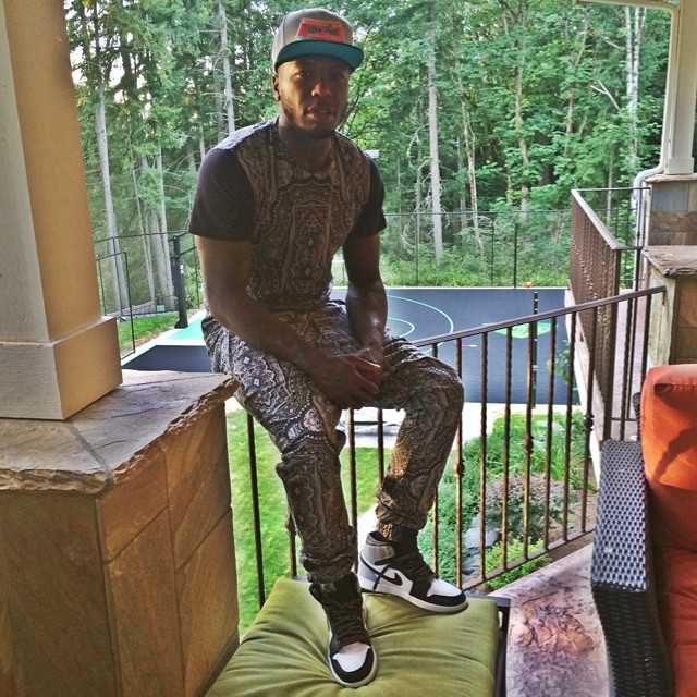 Nate Robinson wearing Air Jordan I 1 Shadow