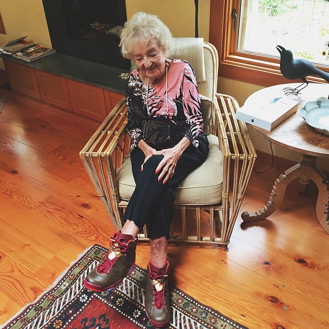 Macklemore's Grandma wearing Air Jordan VI 6 Cigar