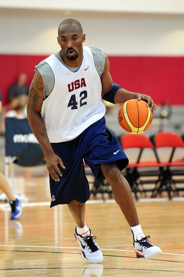 Kobe Bryant wearing Nike Zoom Kobe VII USA