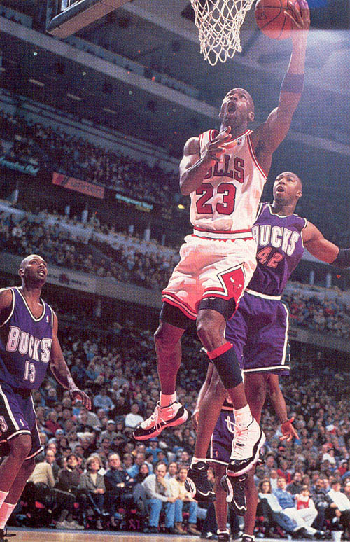 Michael Jordan wearing Air Jordan XI 11 Concord (26)