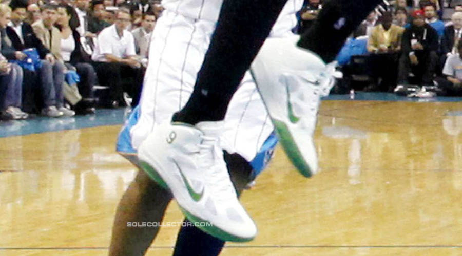 Keyon Dooling wearing Rajon Rondo's Nike Shoes (6)