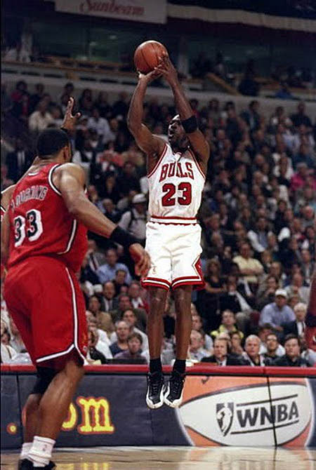 Michael Jordan wearing Air Jordan XII 12 Playoffs (9)