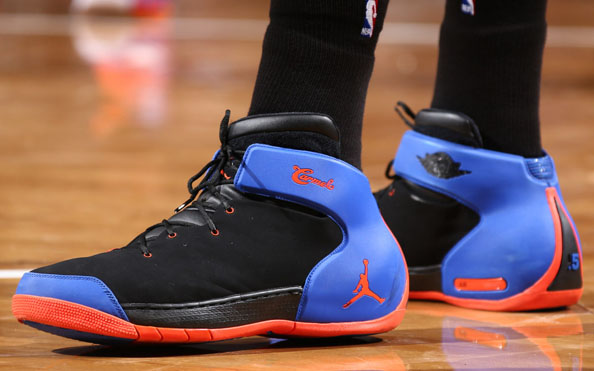 Carmelo Anthony wearing Jordan 1.5 Knicks Away (2)