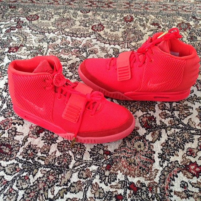 Michael Vick Picks Up Nike Air Yeezy 2 Red October