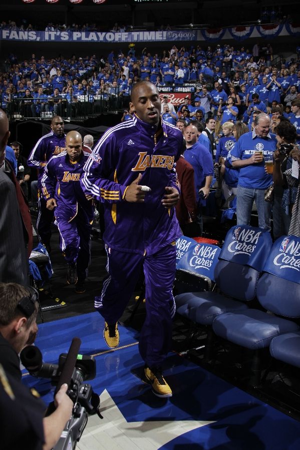 Kobe Bryant wearing the Nike Zoom Kobe VI POP