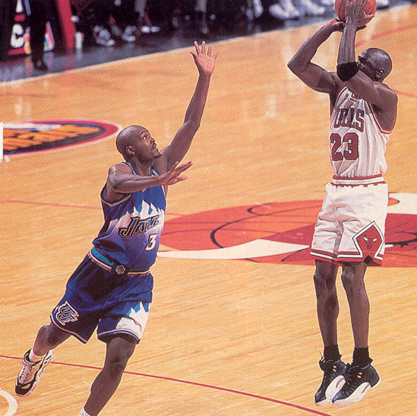 Michael Jordan wearing Air Jordan XII 12 Playoffs (7)