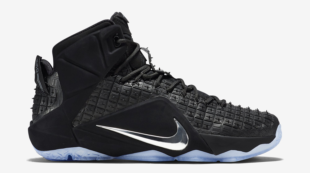 lebron shoes with spikes