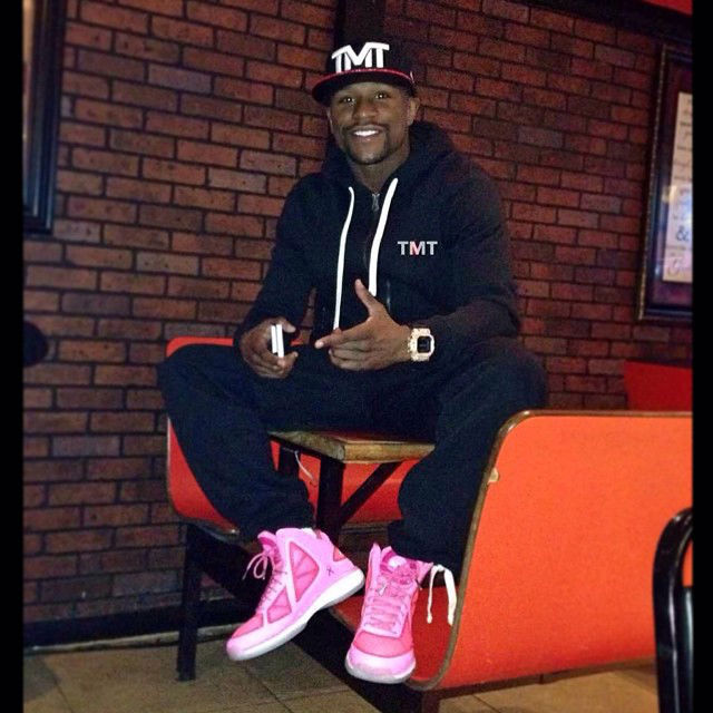 Floyd Mayweather Wearing 'Breast Cancer Awareness' Athletic Propulsion Labs APL Concept 3