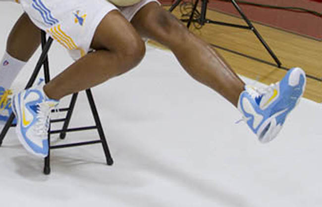 Nike LeBron 9 Chicago Sky PE Player Exclusive WNBA (3)