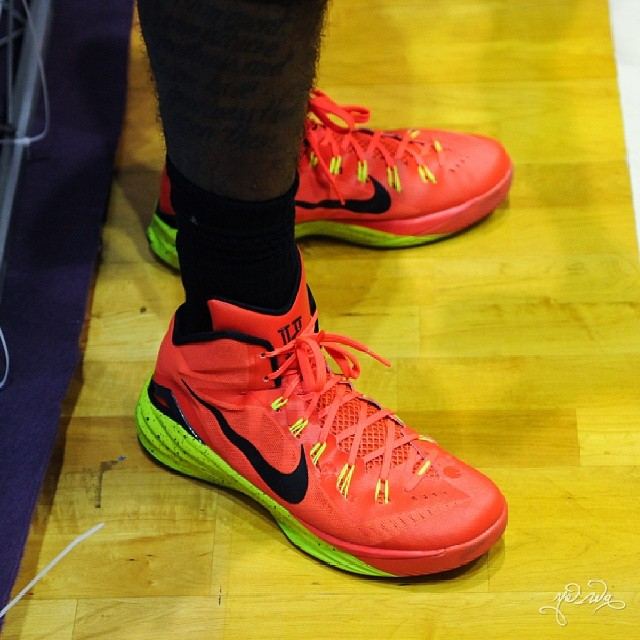 Kyrie Irving wearing Nike Hyperdunk 2014 PE (3)