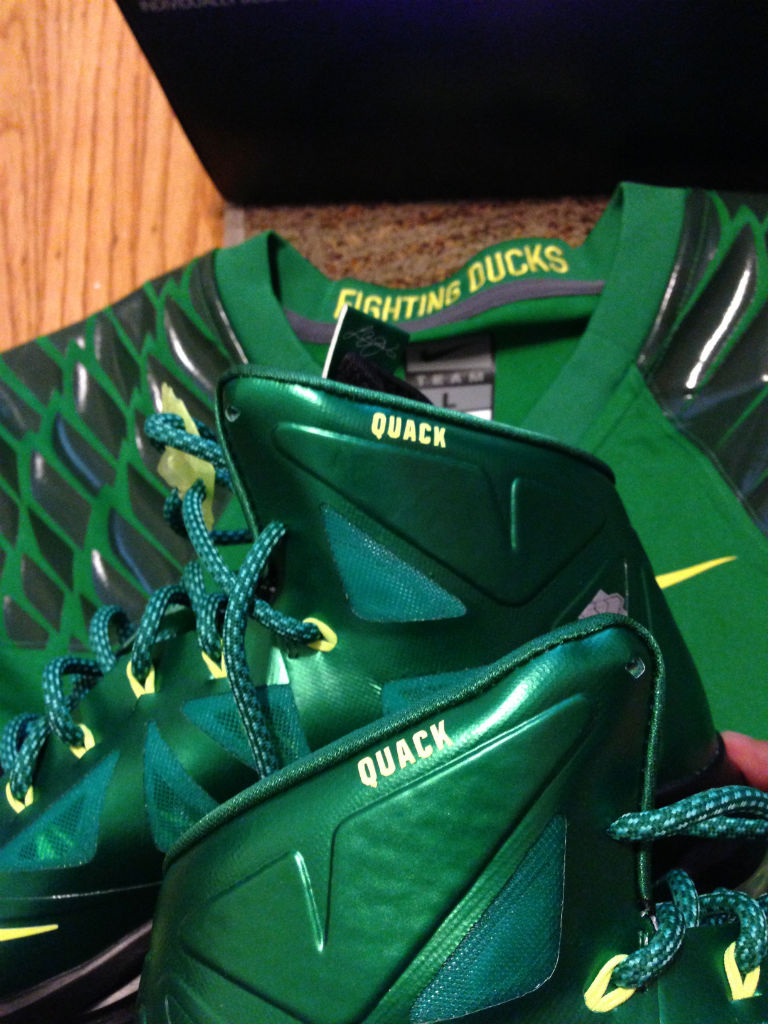 lebron oregon ducks shoes