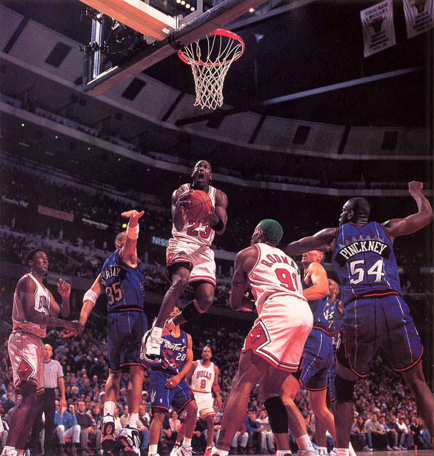Michael Jordan wearing Air Jordan XI 11 Concord (5)