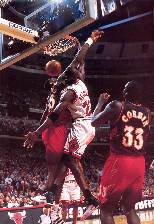 Michael Jordan wearing Air Jordan XII 12 Playoffs (1)