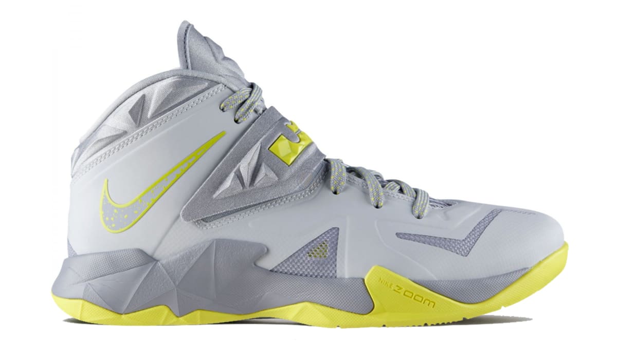 nike lebron soldier vii