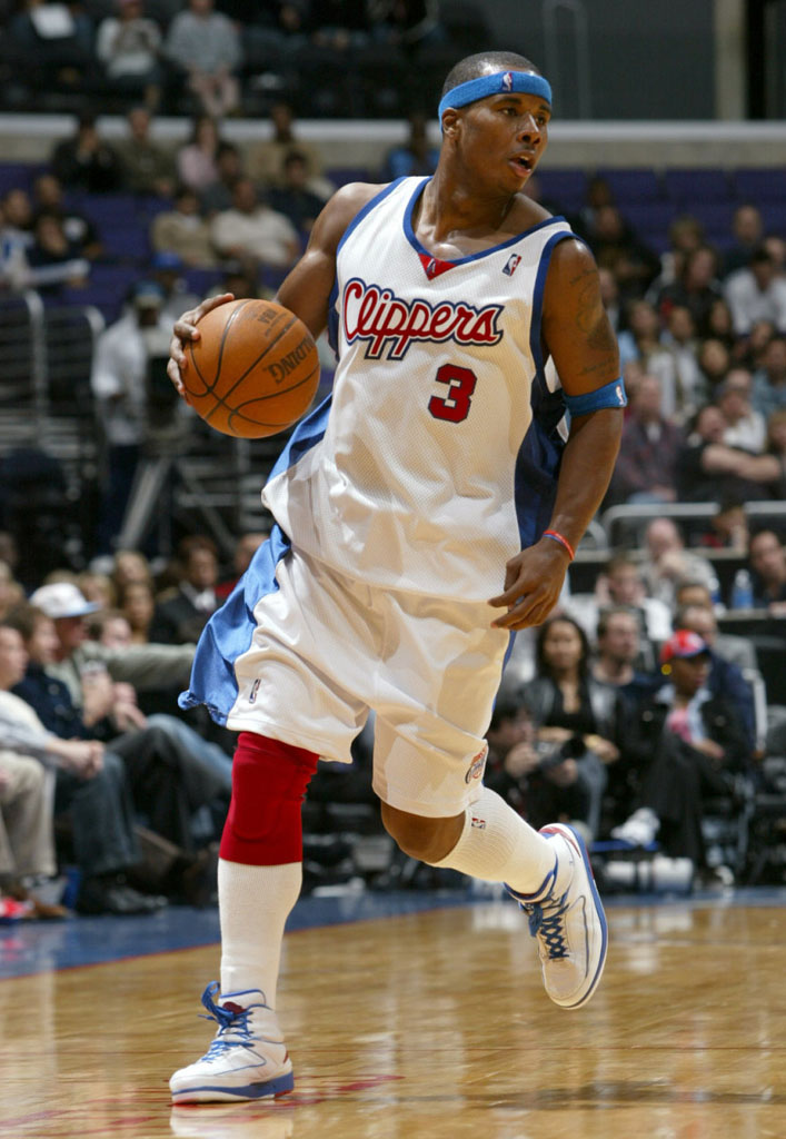 Quentin Richardson wearing Air Jordan II 2 Los Angeles Clippers Home PE
