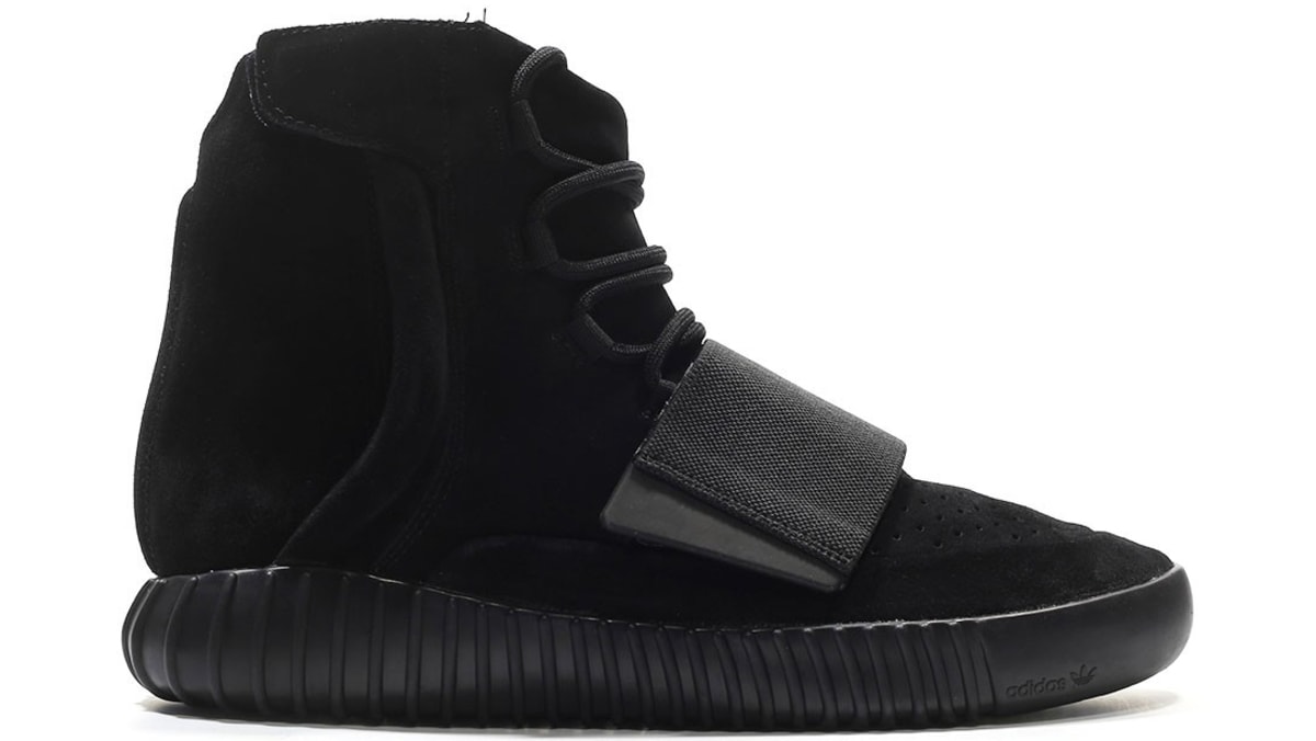 yeezy 750 on feet black