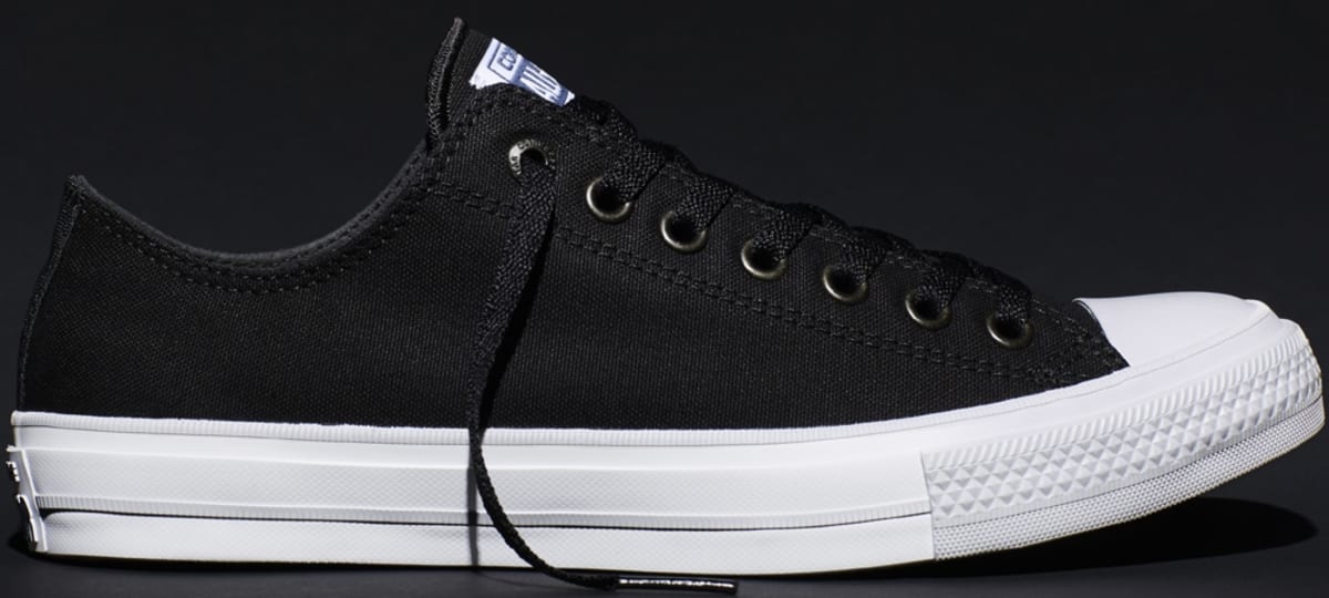 all black converse with white sole