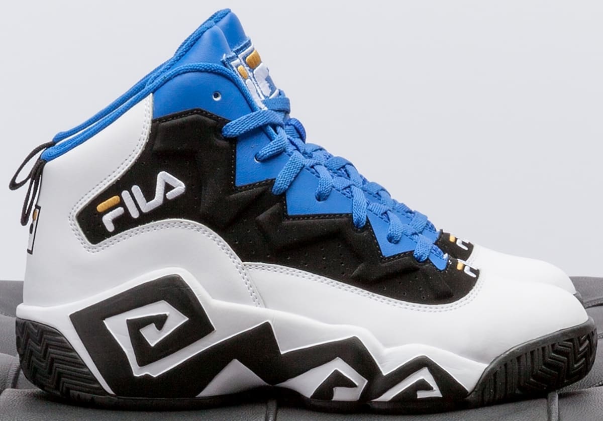 fila disruptor blue and white