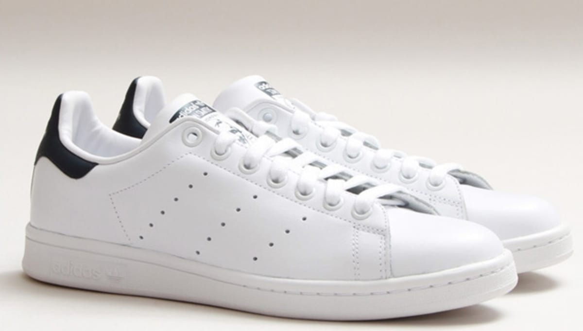 white navy stan smith