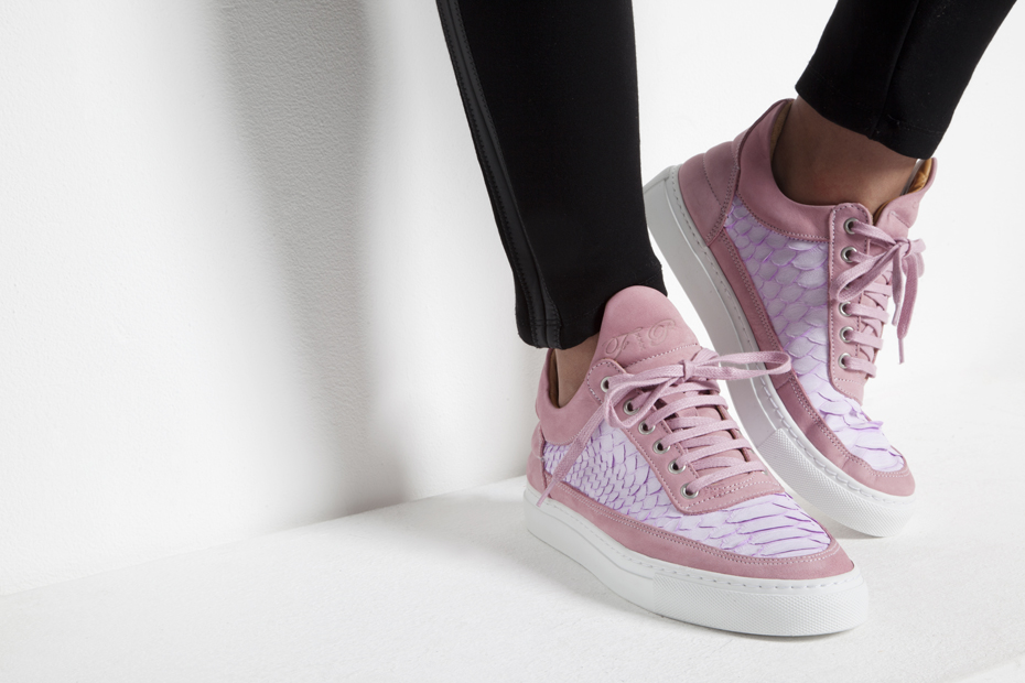 Filling Pieces Amsterdam Black Friday Pack Pink Trainer on foot