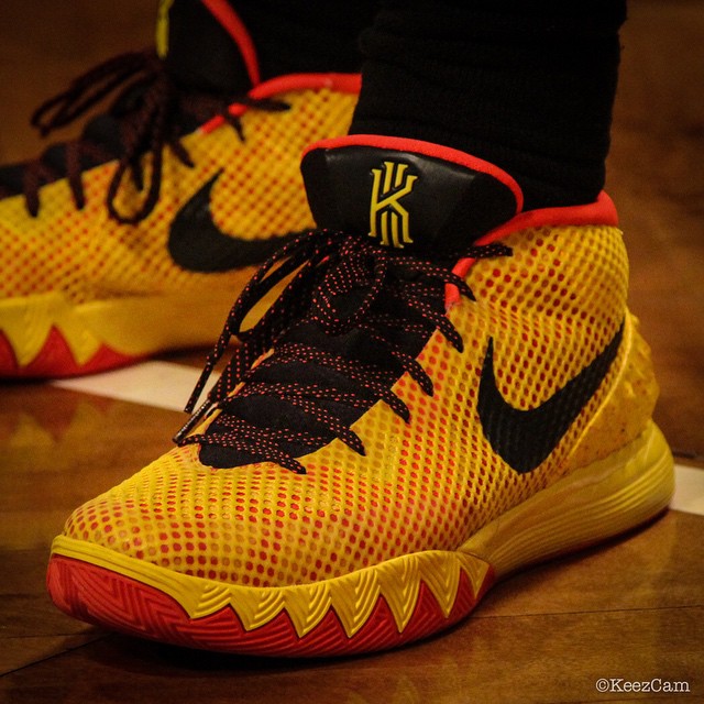Kyrie Irving wearing Yellow Nike Kyrie 1 (2)