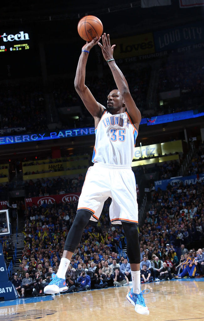 Kevin Durant Scores 54 Points in Nike KD 6 'Home' PE (4)