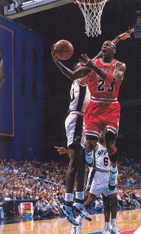 Michael Jordan wearing Air Jordan XI 11 Concord (32)