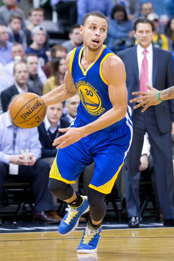 Stephen Curry wearing Under Armour Curry One Home (2)