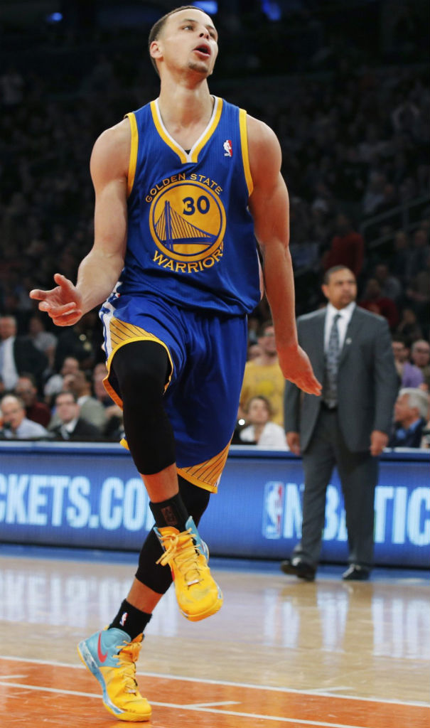 Stephen Curry Scores 54 Points Wearing Nike Zoom Hyperfuse 2012 PE (1)