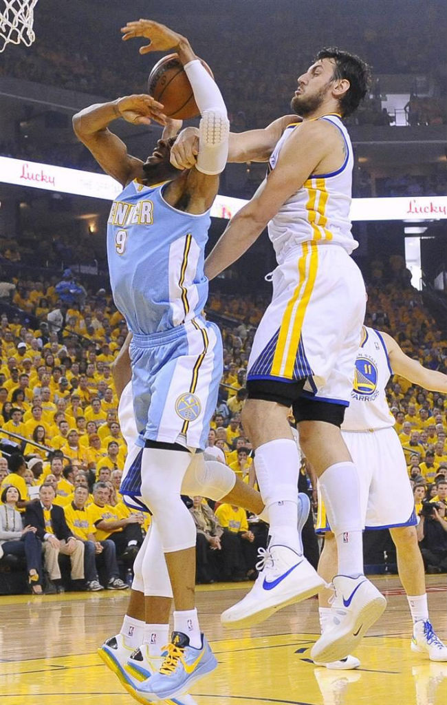 Andrew Bogut Posterizes JaVale McGee in the Nike Hyperfuse 2012 (3)
