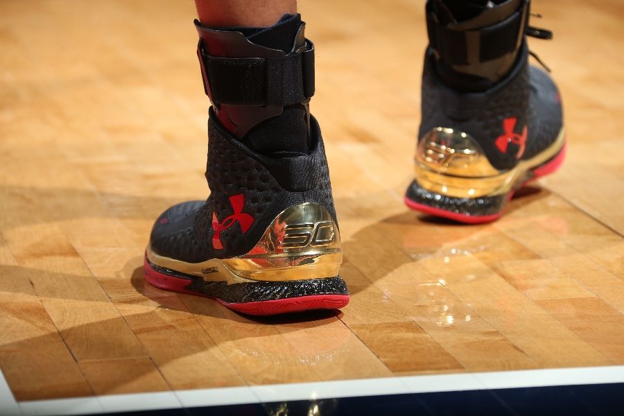 Stephen Curry wearing Under Armour Curry One Chinese New Year (4)
