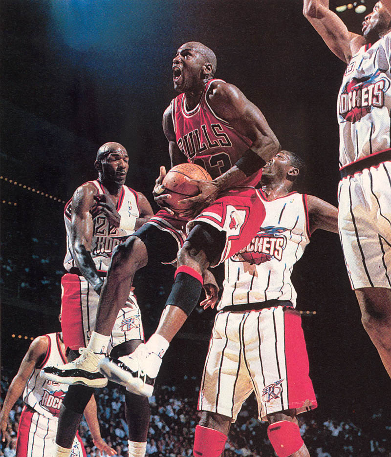Michael Jordan wearing Air Jordan XI 11 Concord (36)