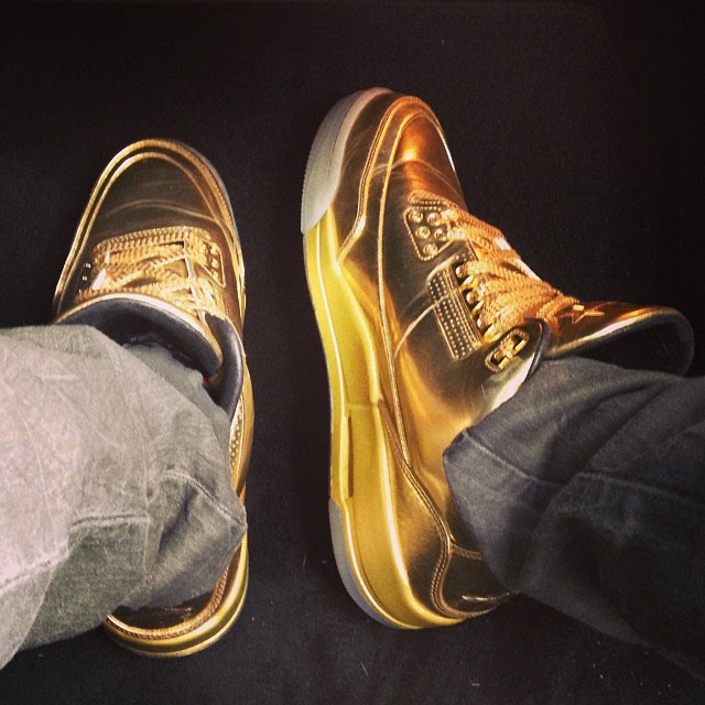 Usher Gold Air Jordan III 3 (2)