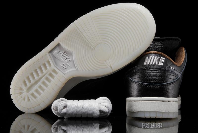 Nike SB Dunk Low QS Rain translucent outsole