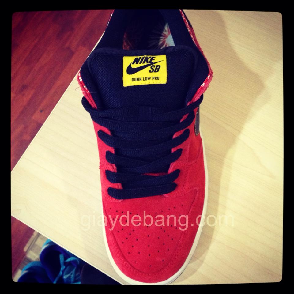 fire red dunks