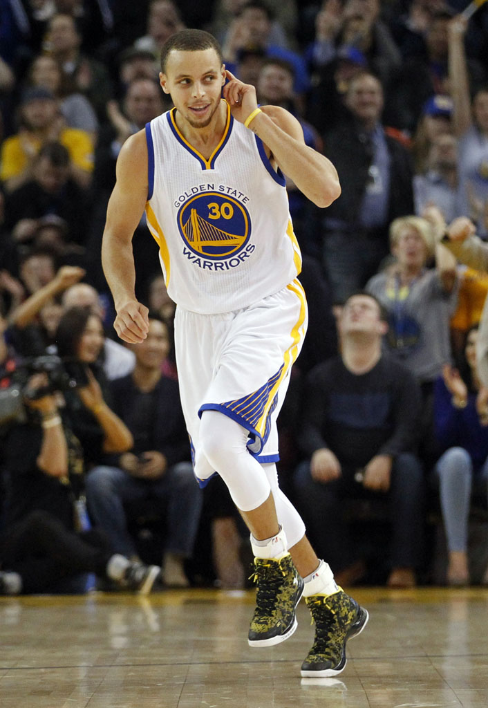 Stephen Curry wearing Under Armour Curry One (1)