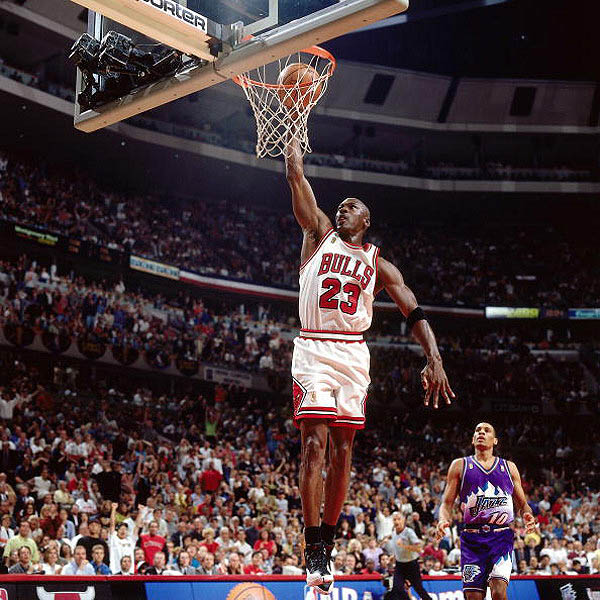Michael Jordan wearing Air Jordan XII 12 Playoffs (11)