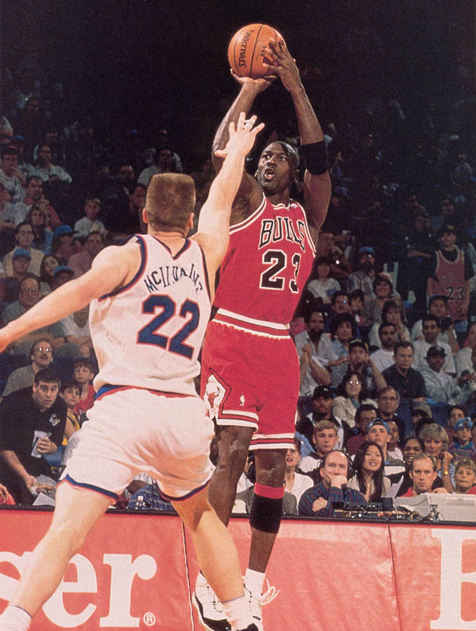 Michael Jordan wearing Air Jordan XI 11 Concord (40)