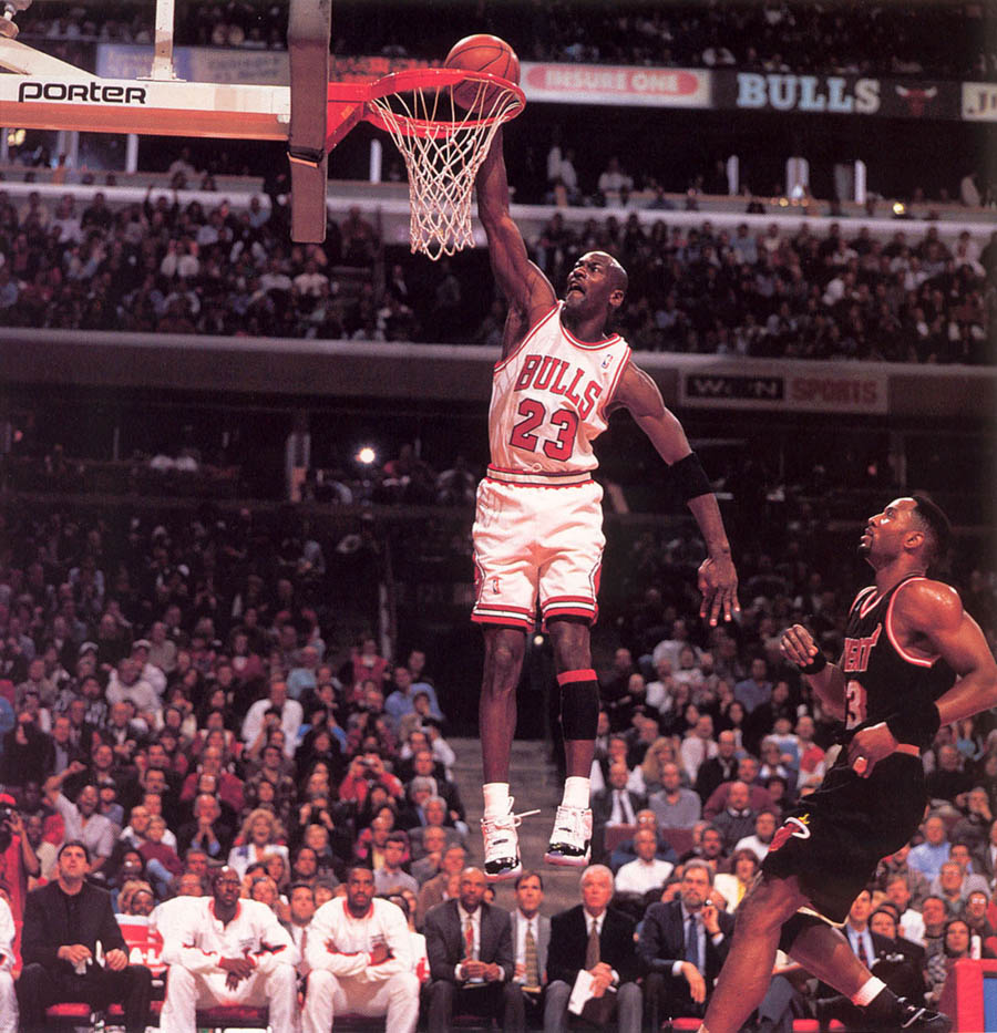 Michael Jordan wearing Air Jordan XI 11 Concord (3)