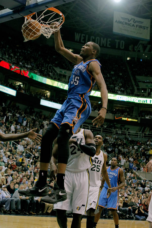 Kevin Durant wearing Nike Zoom KD IV Shoes