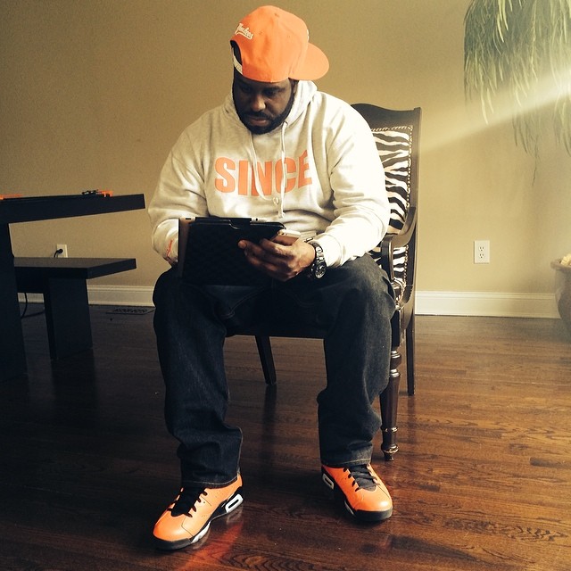DJ Funk Flex wearing Air Jordan VI 6 Retro Infrared 23