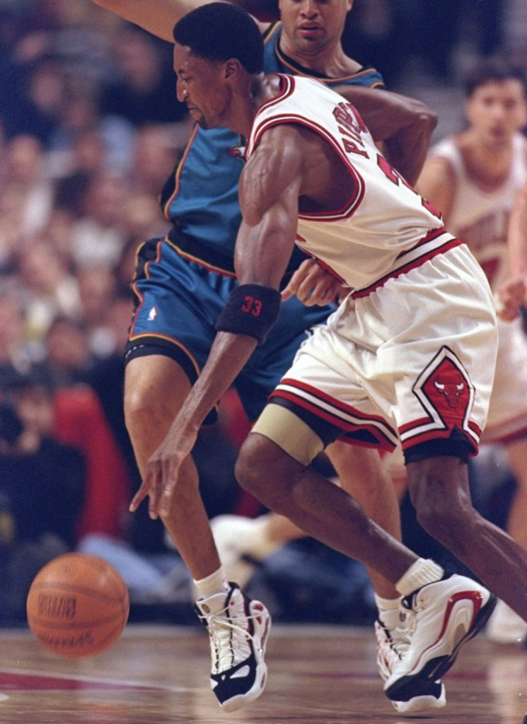 The 10 Best Chicago Bulls Sneakers That Aren't Air Jordans: Nike Air Pippen II (2)