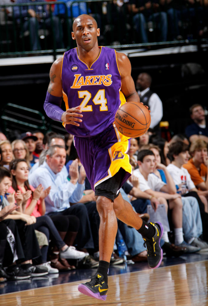 Kobe Bryant wearing Nike Kobe 8 System Lakers Away (12)