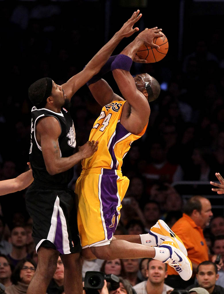Kobe Bryant wearing Nike Kobe VII 7 Lakers Home (2)