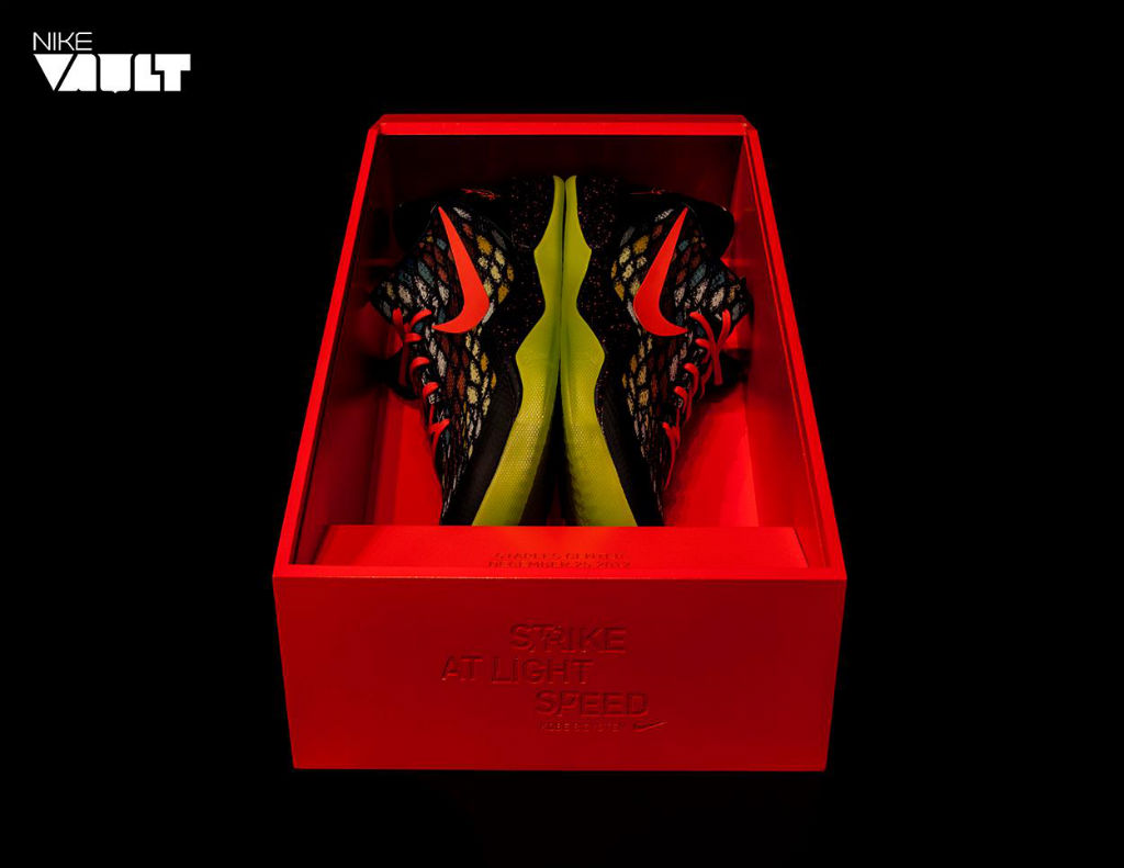 Nike Vault x Kobe 8 System Limited Edition "Christmas" Pack (2)