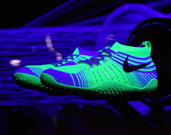 Nike Free Hyperfeel Trainer glow in the dark blue