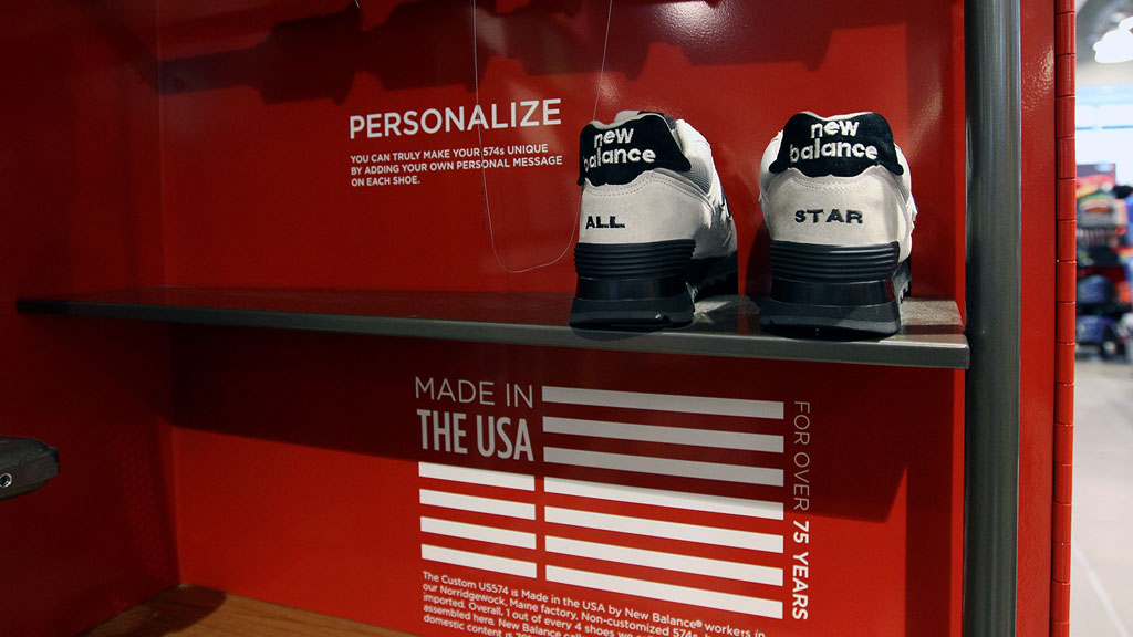 New Balance Kiosk for 574 Customization at Foot Locker in Times Square (5)